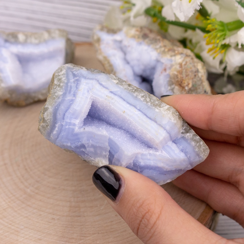 blue-lace-agate-metaphysical-properties-and-meanings-the-crystal-council