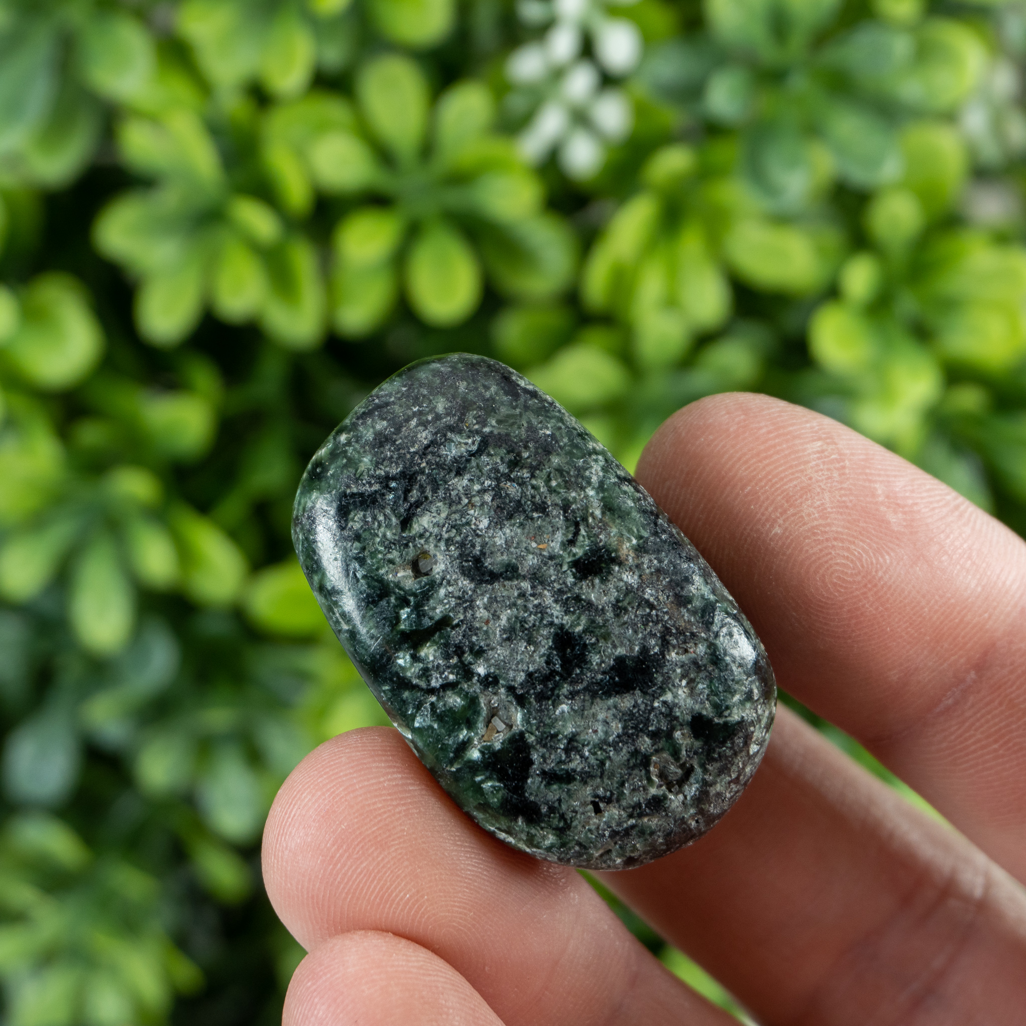 Seraphinite Meanings and Crystal Properties - The Crystal Council